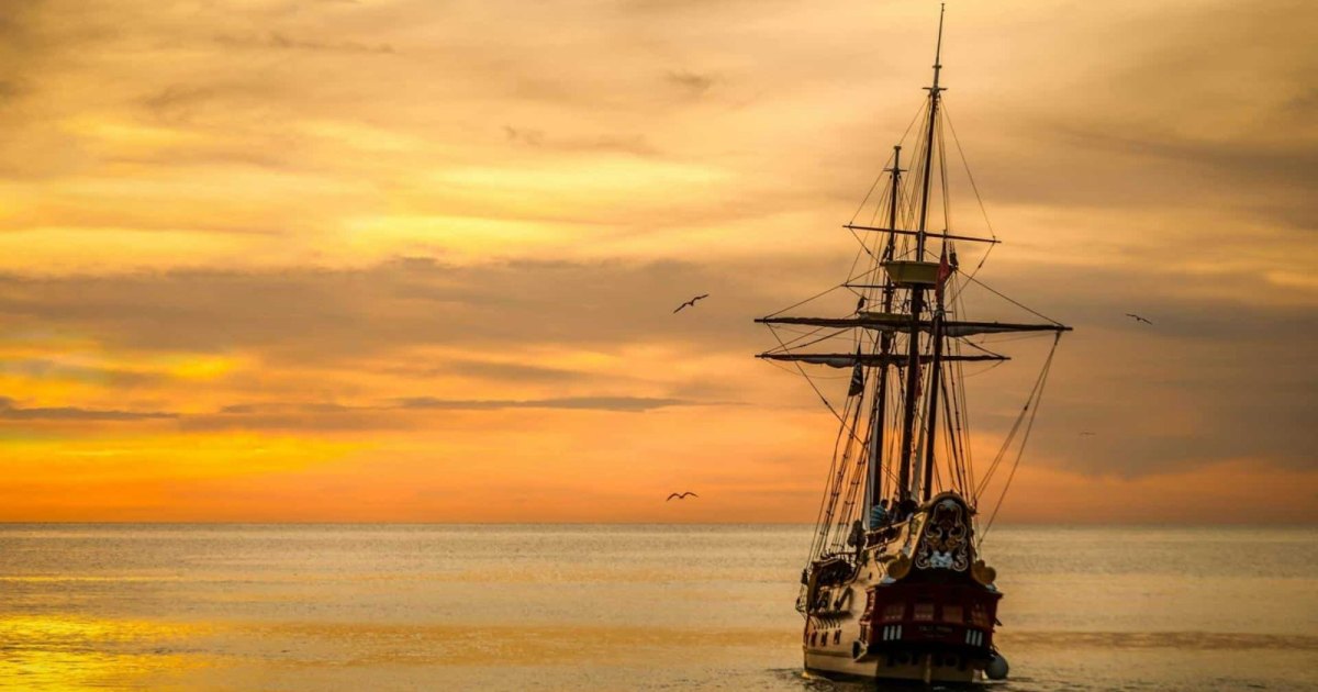 Un bateau sur la mer illustrant le concept de piraterie