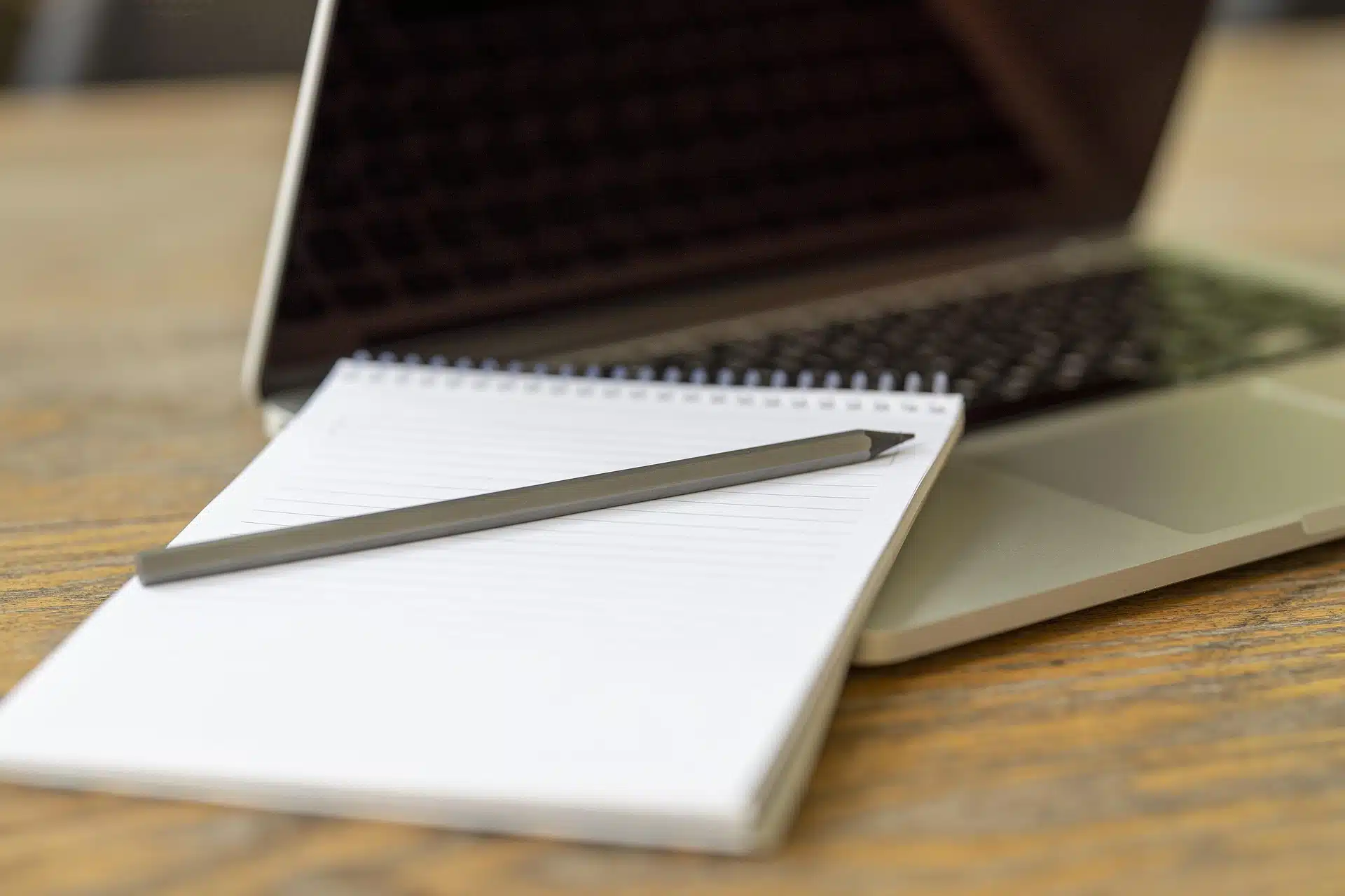 Un ordinateur ouvert pour utiliser les IA