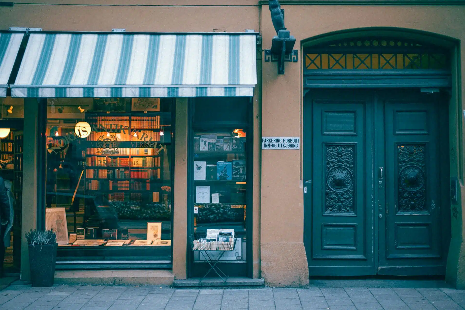 Un café librairie